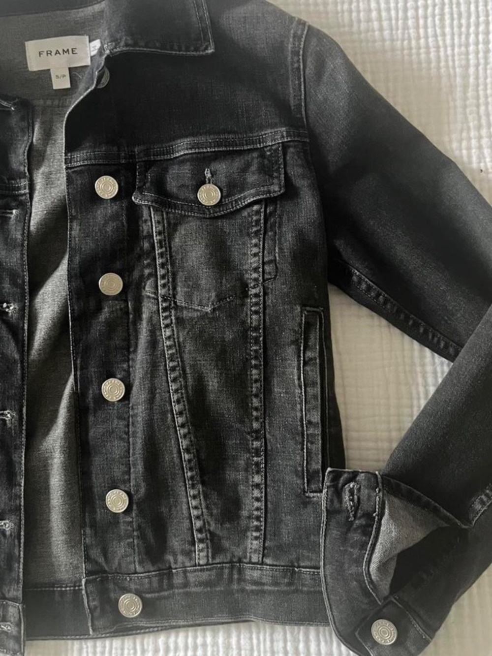 FRAME women’s le vintage organic cotton denim jacket in black oak - Picture 2 of 5